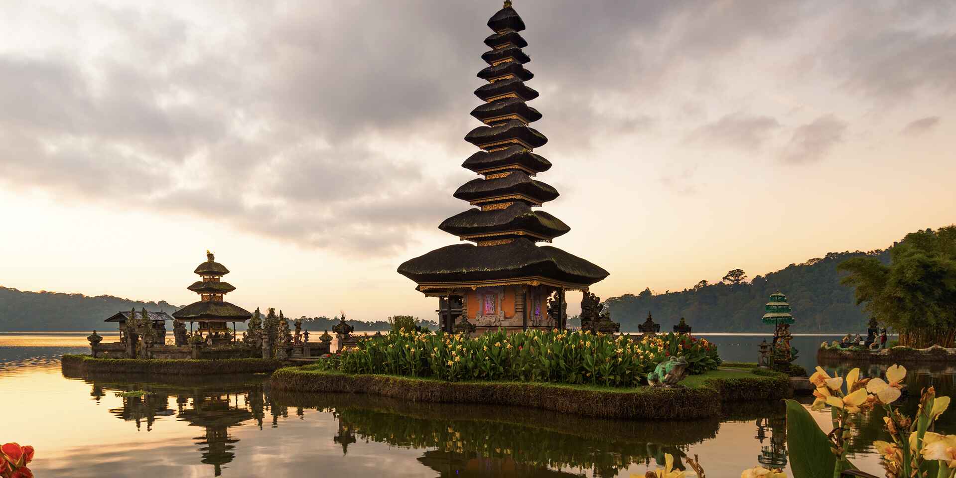 https://flyodisi.com/wp-content/uploads/2025/12/peaceful-atmosphere-early-morning.jpg